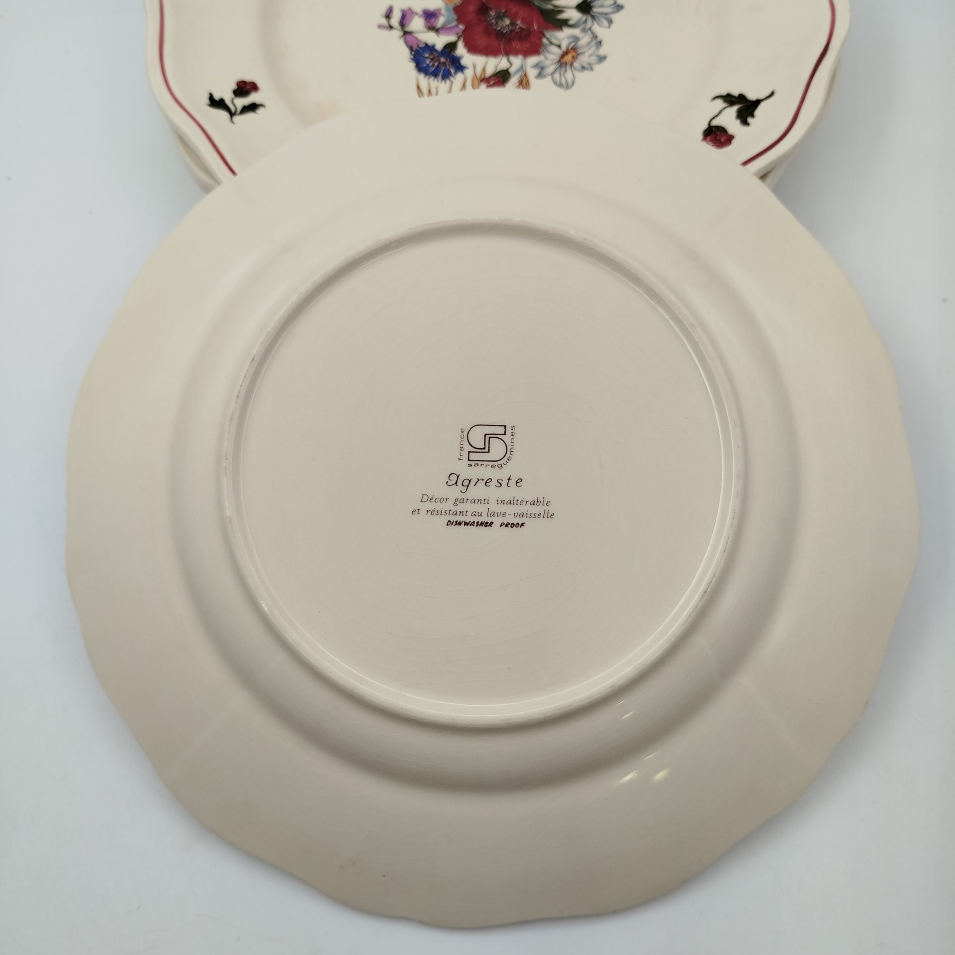 Набор из 4-х обеденных тарелок, украшенных цветочным декором, фаянс, деколь, Sarreguemines, Франция, 1980-2000 гг.