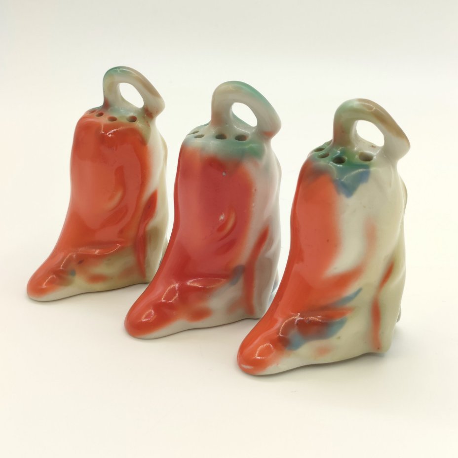 Набор из 3-х солонок "Перчик", фарфор, аэрография, Полонский завод художественной керамики (Полонное ЗХК), СССР, 1970-1990 гг.