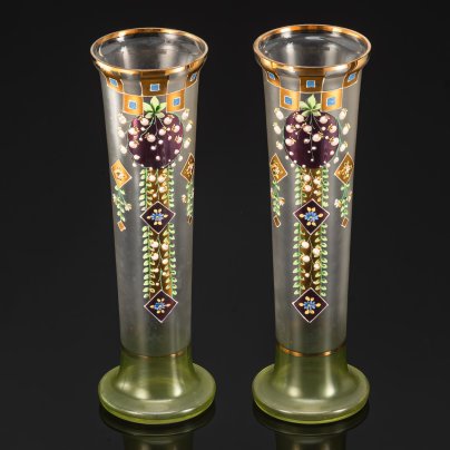 Вазы парные, украшенные изображением ландышей, стекло, матовое, роспись, эмали, золочение, Западная Европа, 1880-1930 гг.