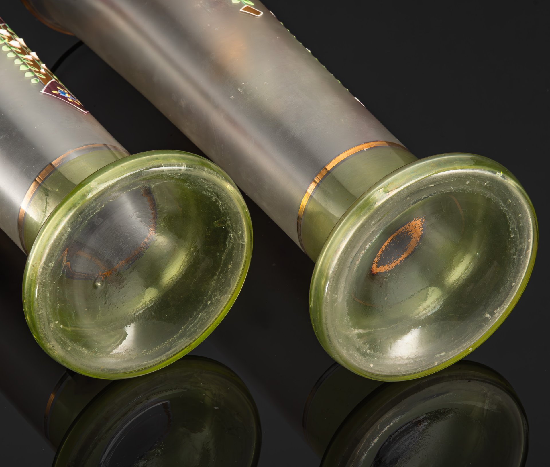 Вазы парные, украшенные изображением ландышей, стекло, матовое, роспись, эмали, золочение, Западная Европа, 1880-1930 гг.