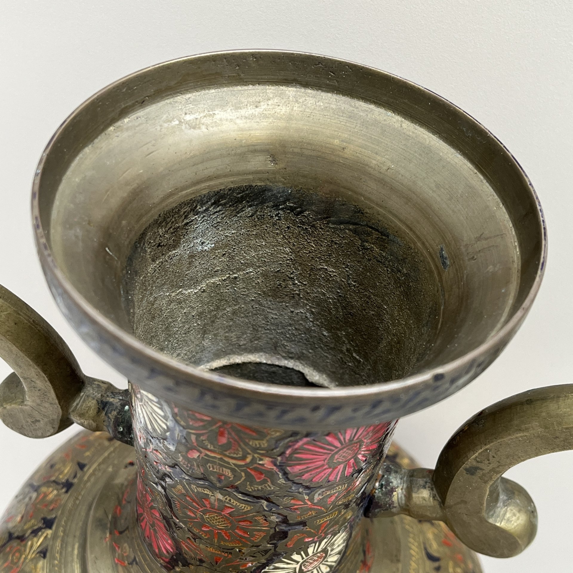 Ваза для цветов в восточном стиле (большая), латунь, эмали, Индия, 1970-1990 гг.