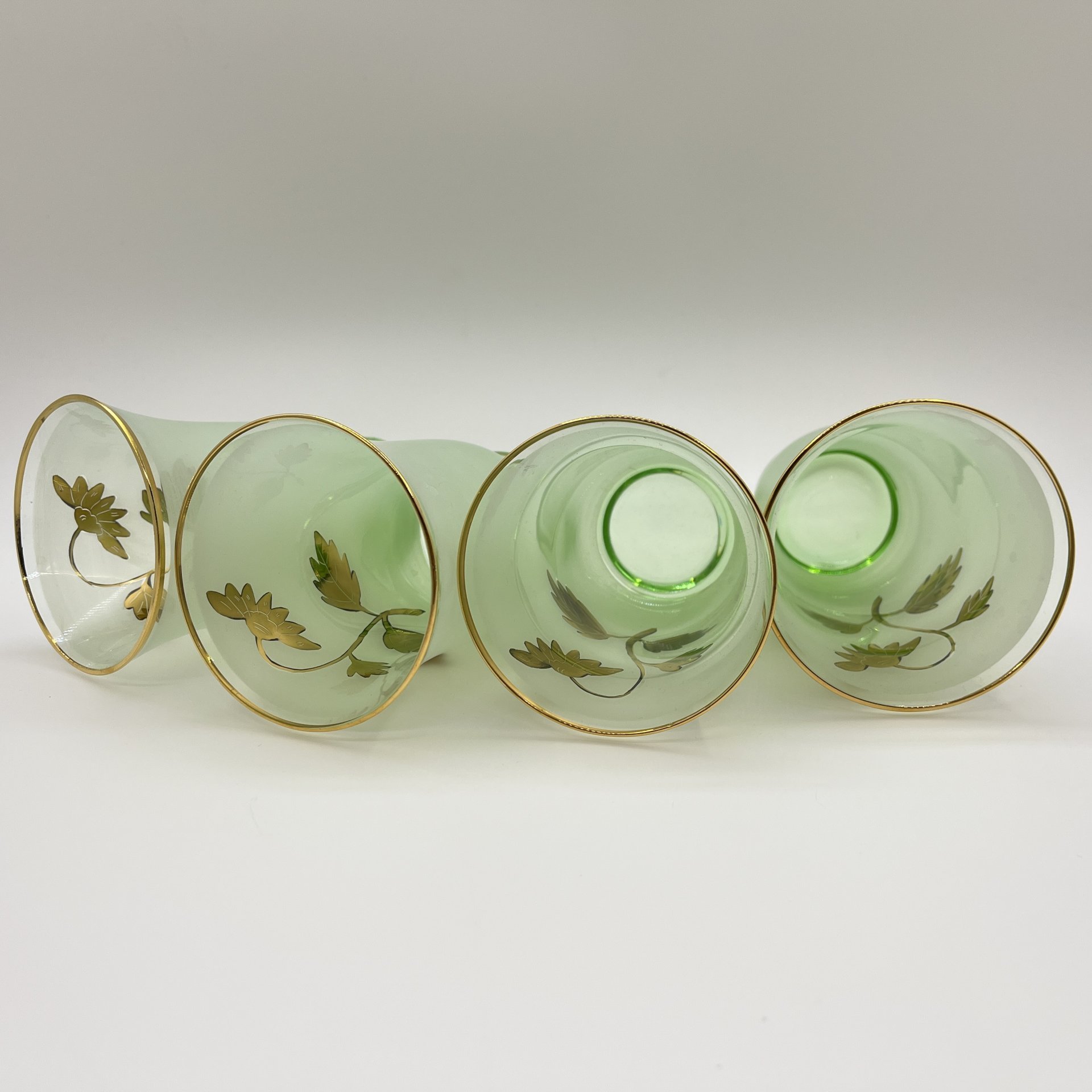 Набор стаканов с растительным декором на 4 персоны