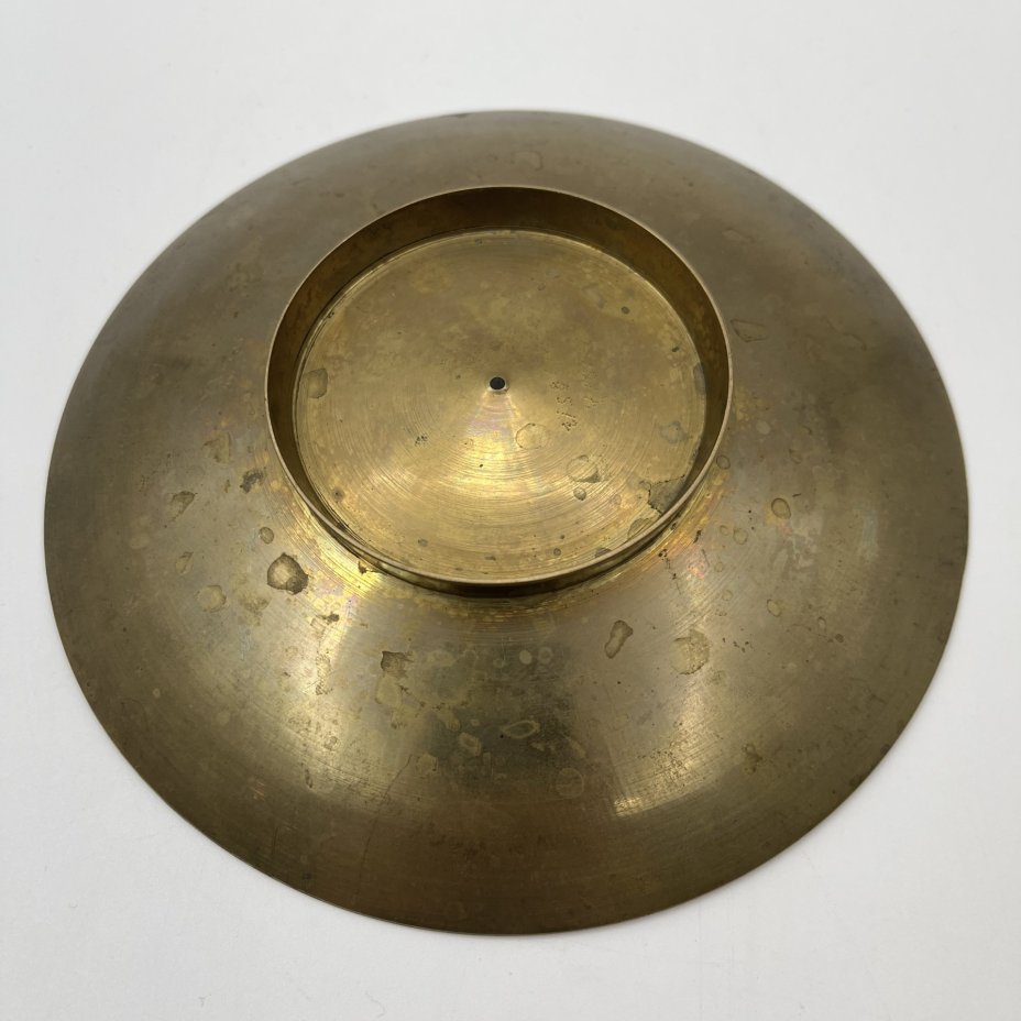 Орешница в восточном стиле в виде блюдца,  декорированная флоральными узорами