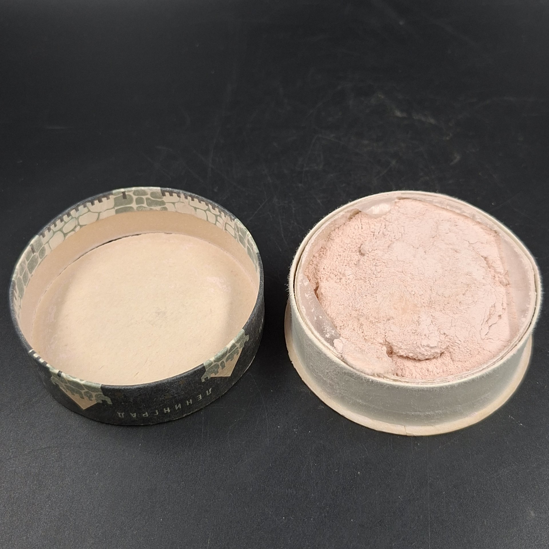 Пудра винтажная "Волшебная", Ленинградская фабрика гримировальных принадлежностей, картон, пудра