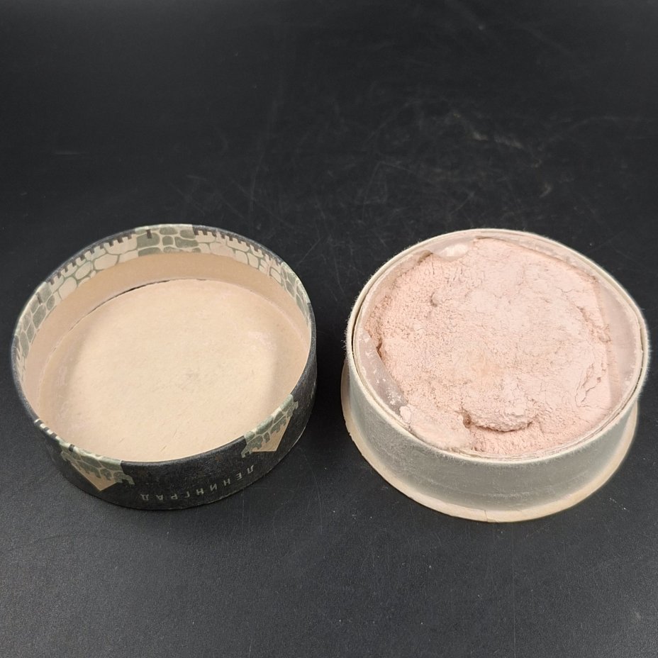 Пудра винтажная "Волшебная", Ленинградская фабрика гримировальных принадлежностей, картон, пудра