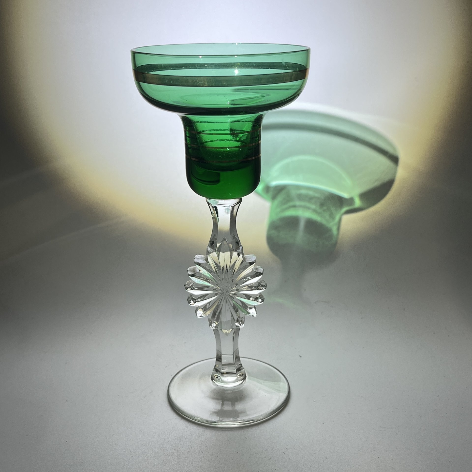 Подсвечник с рельефной звездой на ножке, цветное стекло, золочение, Гусевской хрустальный завод (Гусь-Хрустальный), СССР, 1970-1980 гг.