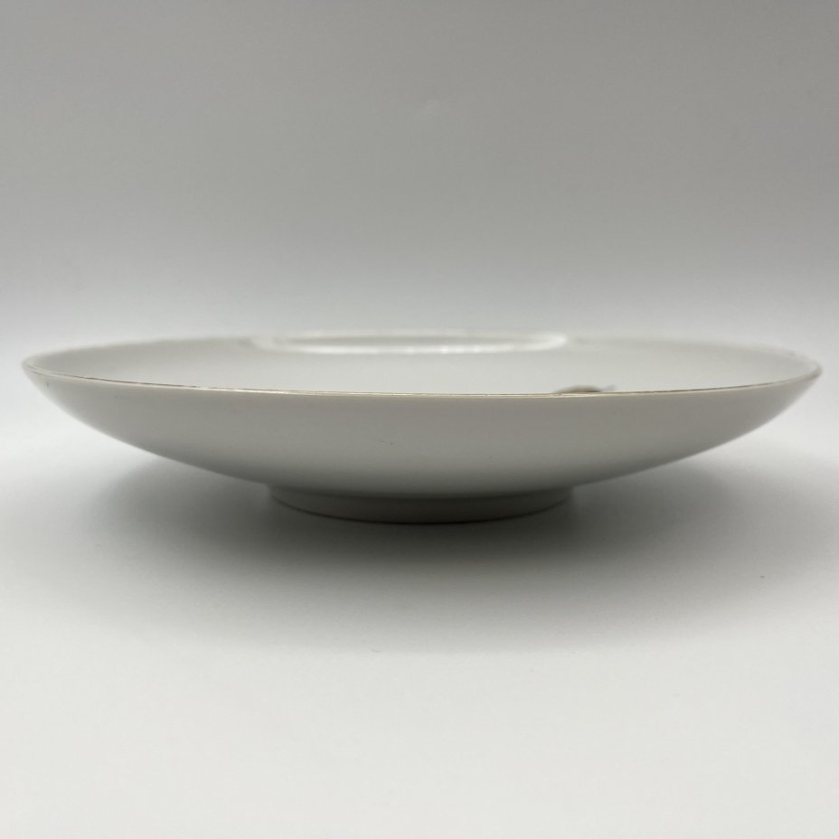 Блюдо с декором в виде роз, фарфор, роспись, золочение, Ленинградский фарфоровый завод (ЛФЗ), СССР, 1960-1970 гг.