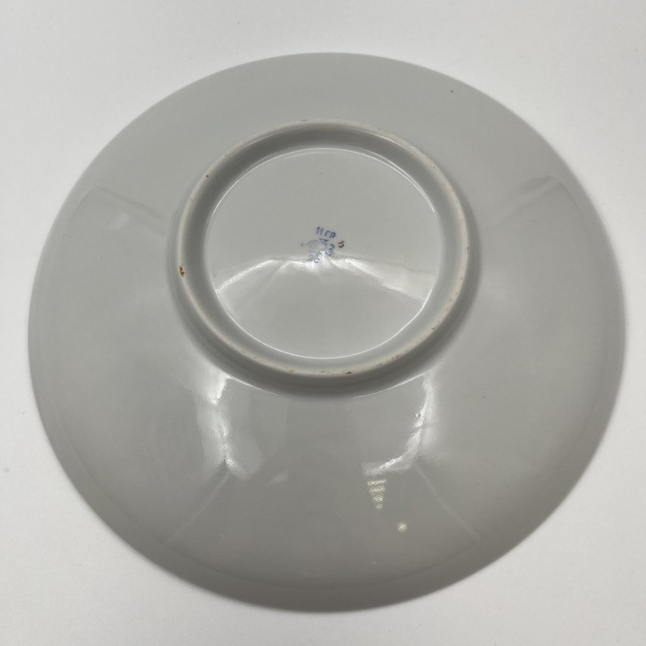 Блюдо с декором в виде роз, фарфор, роспись, золочение, Ленинградский фарфоровый завод (ЛФЗ), СССР, 1960-1970 гг.