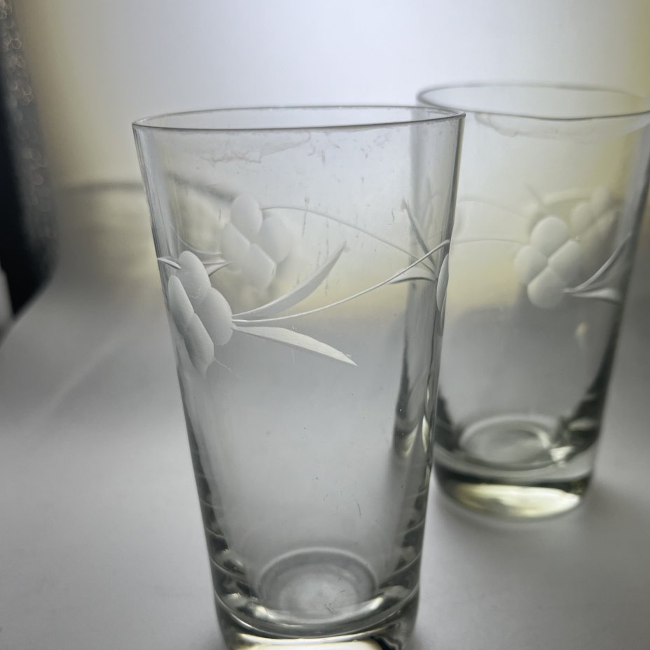 Набор из 4 стопок с резным растительным декором