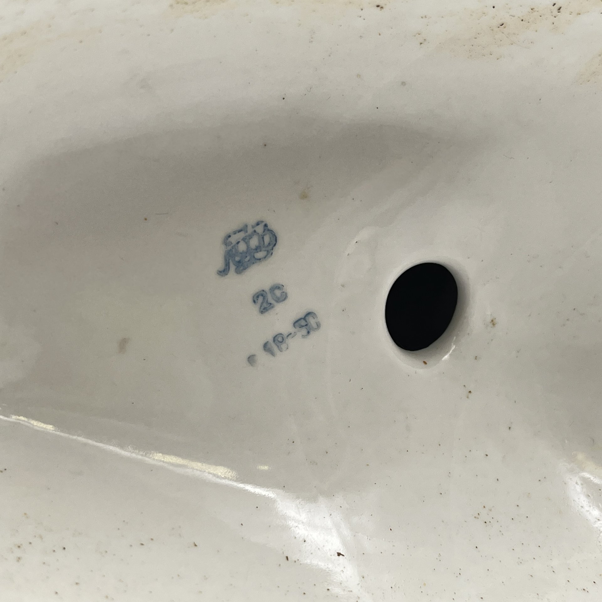 Статуэтка "Лось", скульптор Б.Я. Воробьёв (под реставрацию), фарфор, Ленинградский фарфоровый завод (ЛФЗ), СССР, 1960-1990 гг.