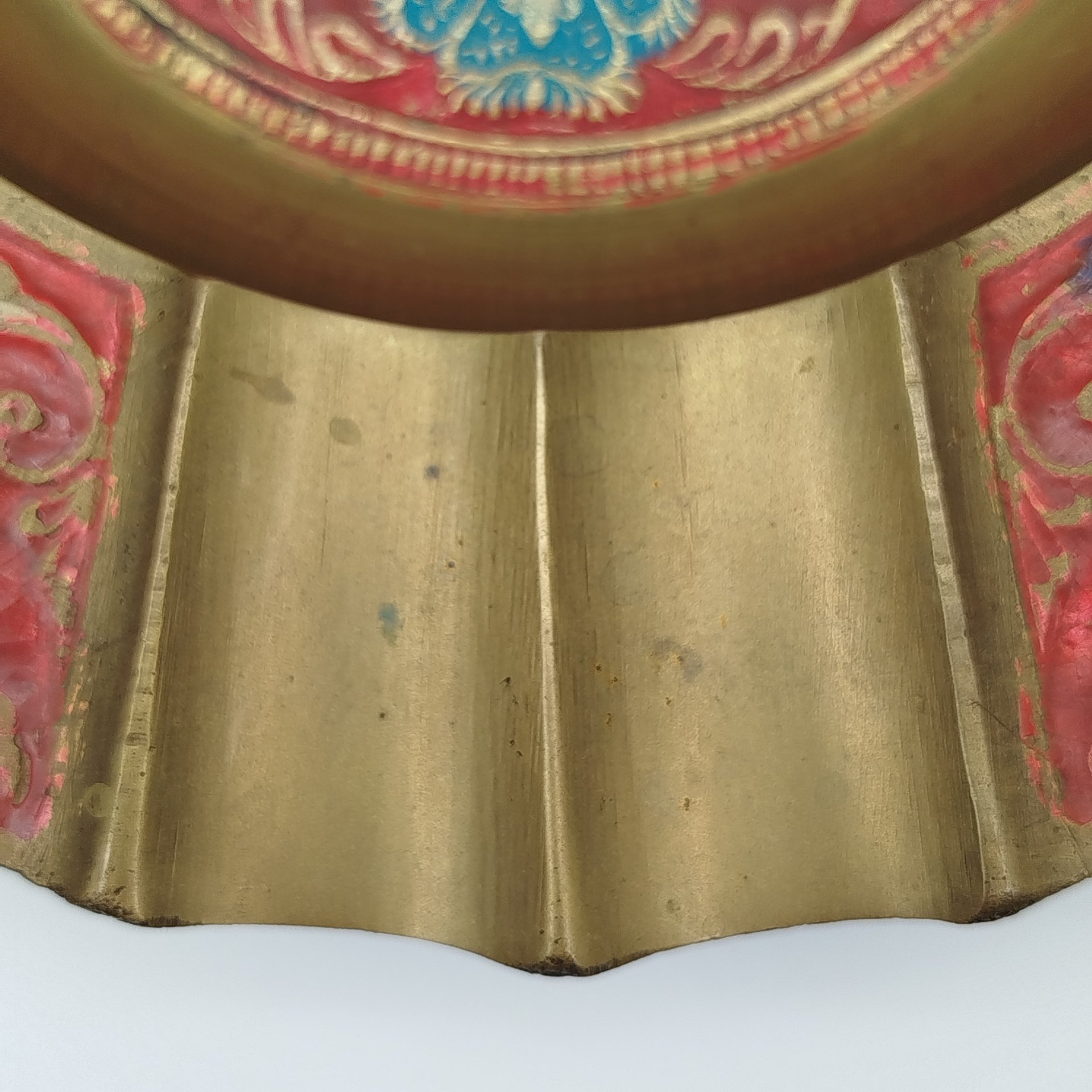 Пепельница с растительным декором в восточном стиле, латунь, эмали, Индия, 1970-1990 гг.