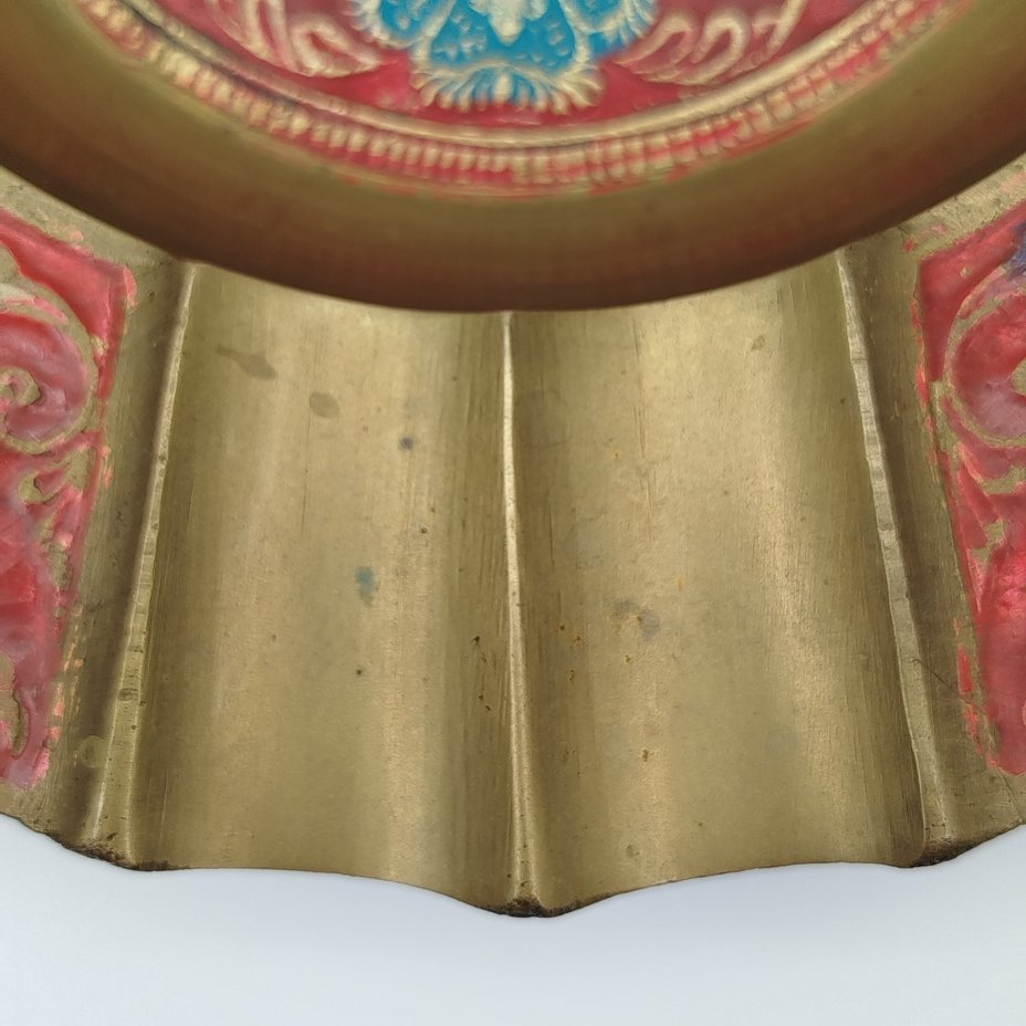 Пепельница с растительным декором в восточном стиле