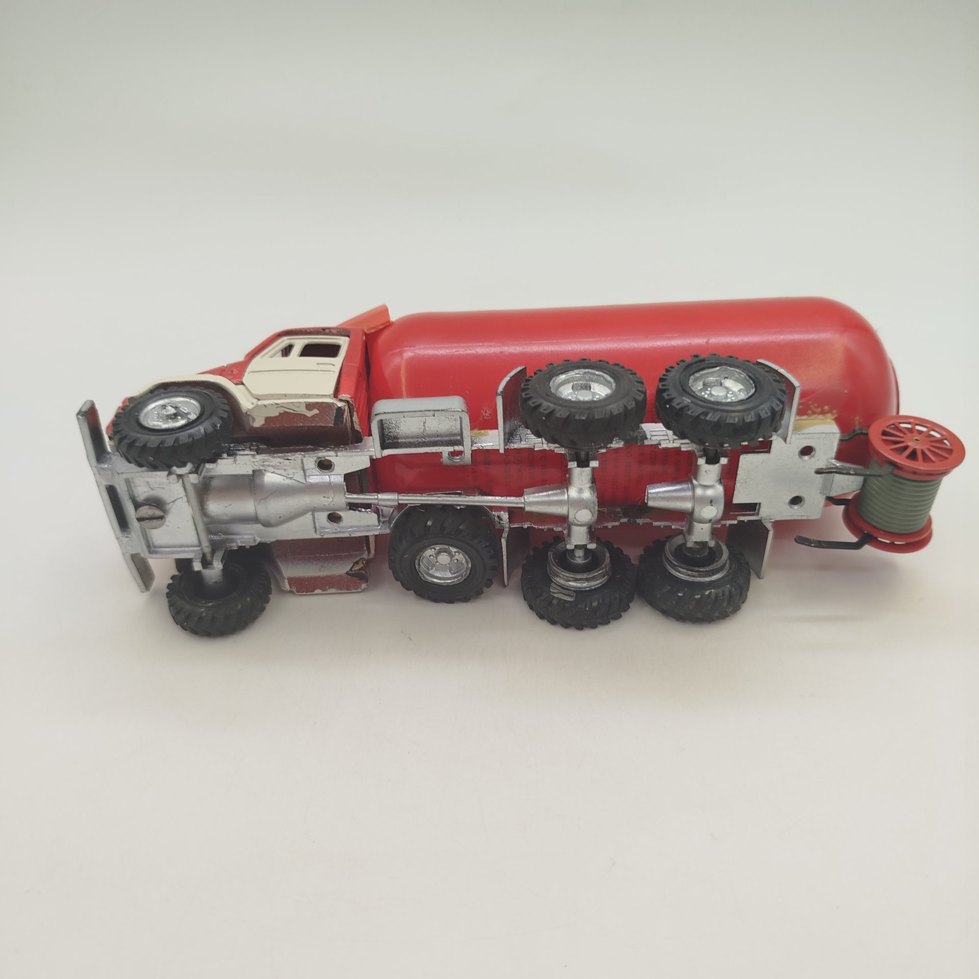 Модель автомобиля ЗИЛ, масштаб 1/43, пластик, металл, СССР, 1980-1990 гг.