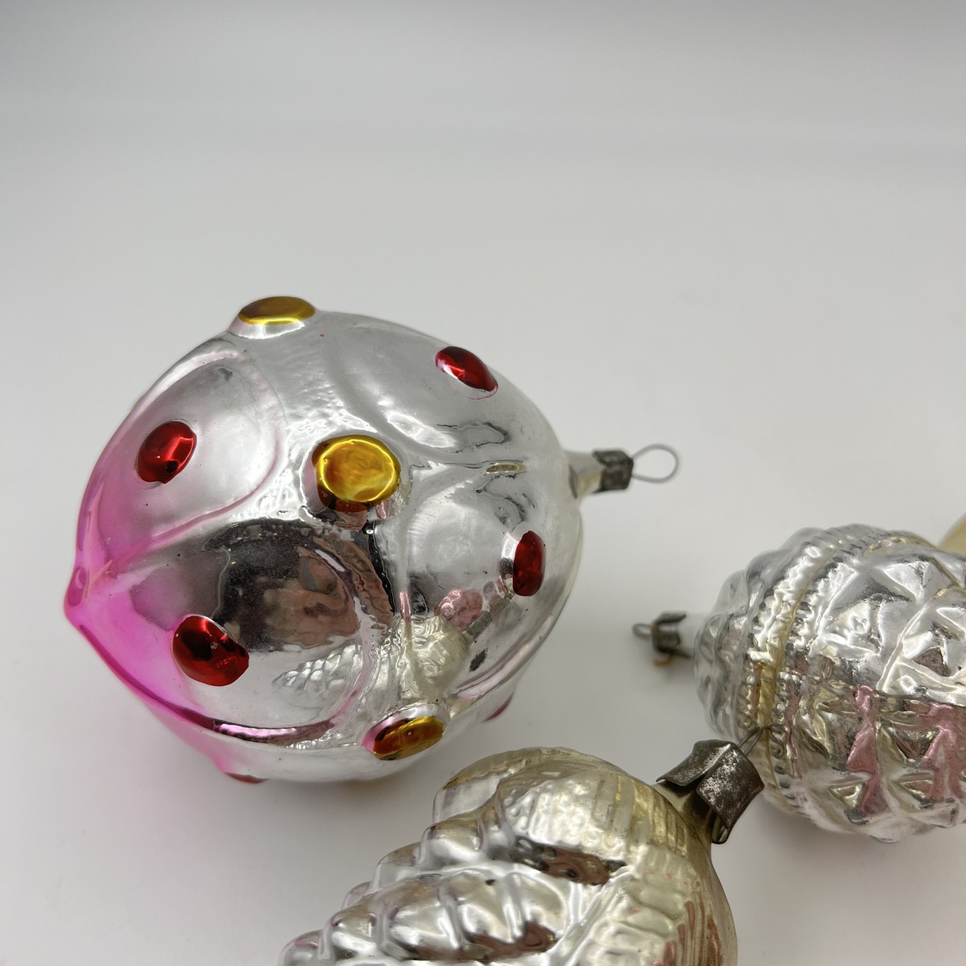 Набор игрушек разных форм, стекло, краска, металл, СССР, 1950-1980 гг.