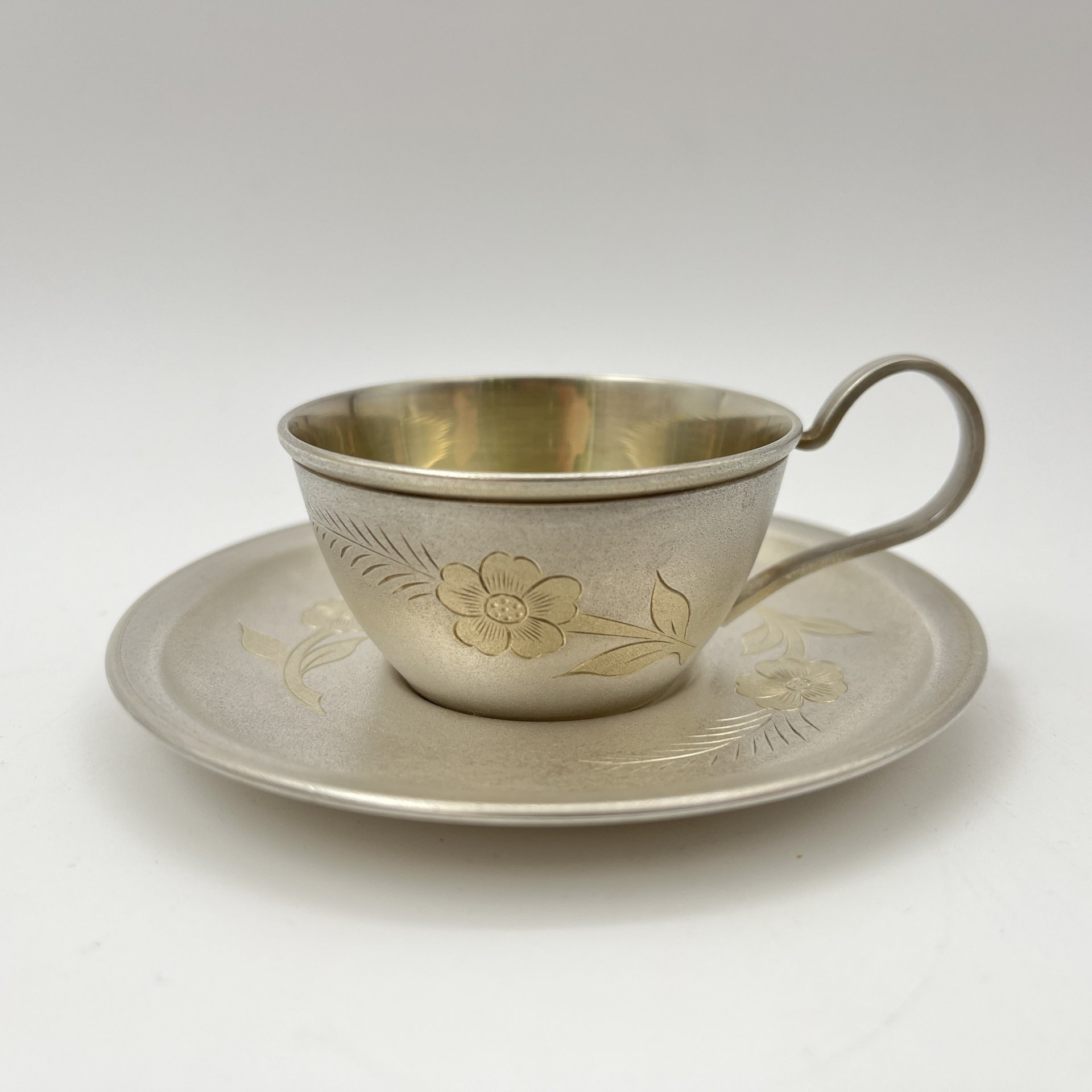 Пара кофейная с цветочным декором, мельхиор (медь-никель), золочение, Мстерская художественная фабрика  «Ювелир», СССР, 1960-1970 гг.