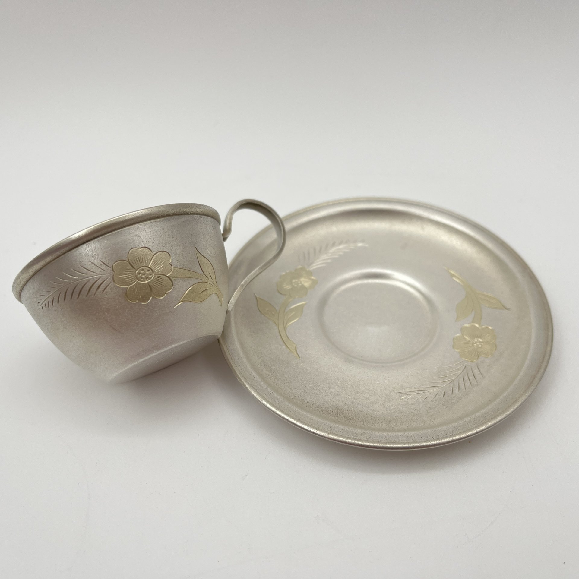 Пара кофейная с цветочным декором, мельхиор (медь-никель), золочение, Мстерская художественная фабрика  «Ювелир», СССР, 1960-1970 гг.