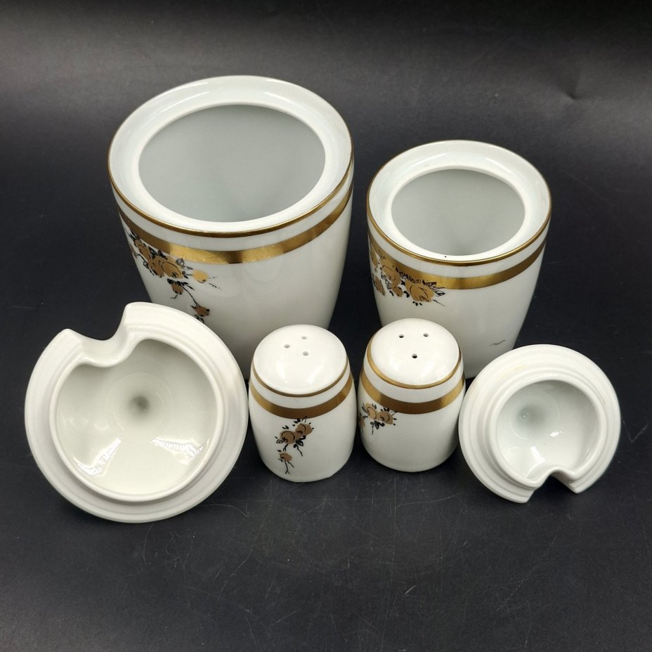Набор для специй (солонка, перечница, горчичница и хренница) с цветочным декором золотистого цвета, фарфор, деколь, золочение, Graf Von Henneberg Porzellan, 1777 Jlmenau, ГДР, 1973-1977 гг.