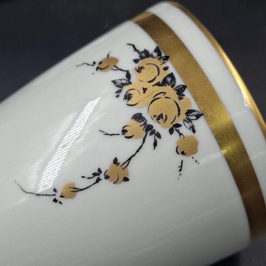 Набор для специй (солонка, перечница, горчичница и хренница) с цветочным декором золотистого цвета, фарфор, деколь, золочение, Graf Von Henneberg Porzellan, 1777 Jlmenau, ГДР, 1973-1977 гг.