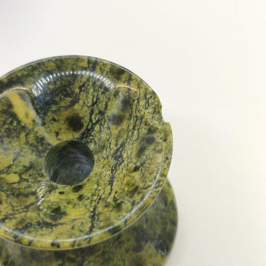 Яйцо пасхальное на подставке, змеевик, шлифовка