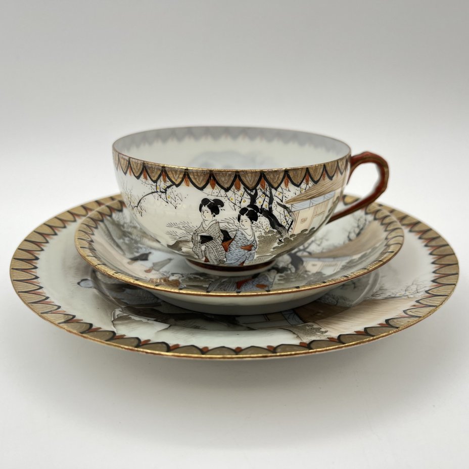 Чайное трио "Прогулка гейш ранней весной", фарфор, роспись, золочение, Япония, 1920-1950 гг.