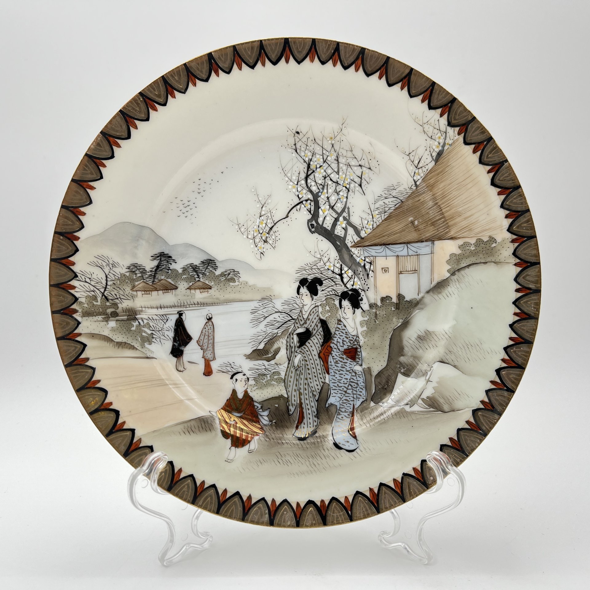 Чайное трио "Прогулка гейш ранней весной", фарфор, роспись, золочение, Япония, 1920-1950 гг.