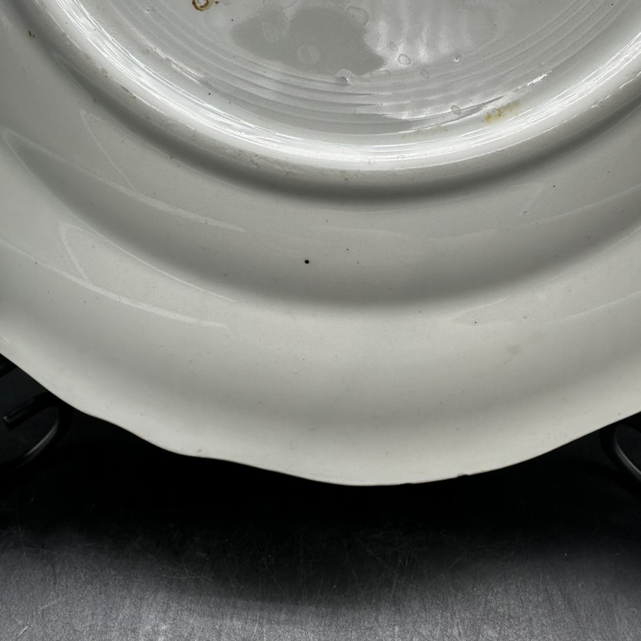 Тарелка обеденная с цветочным декором, Конаковский фаянсовый завод им. М.И. Калинина (ЗиК Конаково)