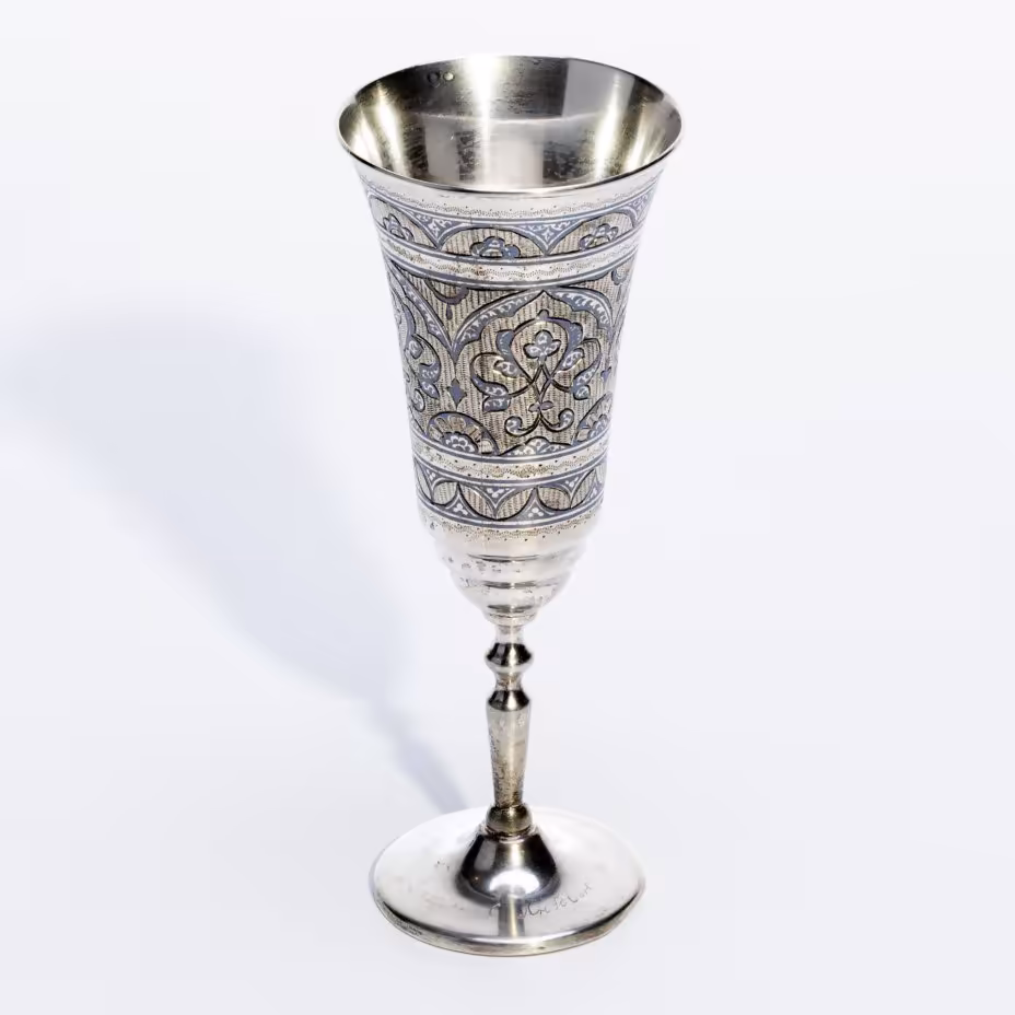 Кубок (бокал) с цветочным декором, серебро 875 пр., чернение, Россия, 1994-2004 гг.