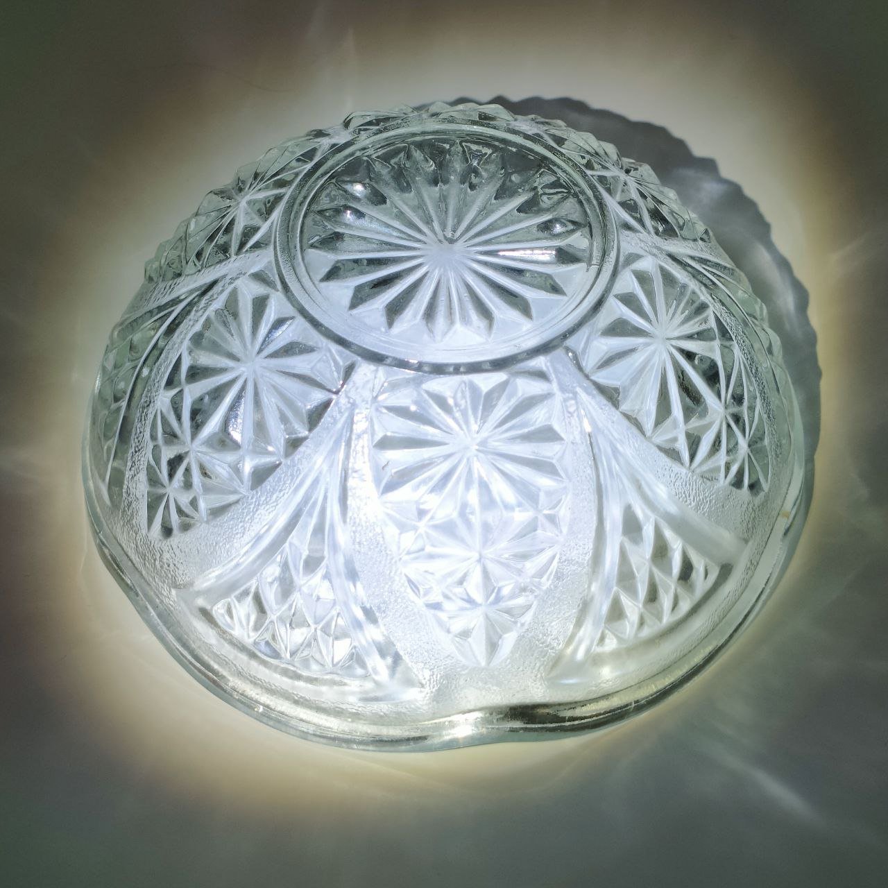 Салатник (конфетница) с геометрическим декором, стекло, пресс, СССР, 1970-1990 гг.