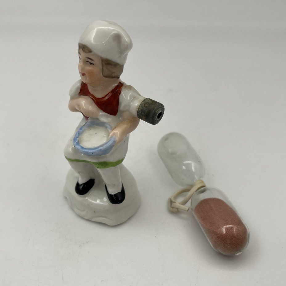 Статуэтка "Девочка-повар" с песочными часами