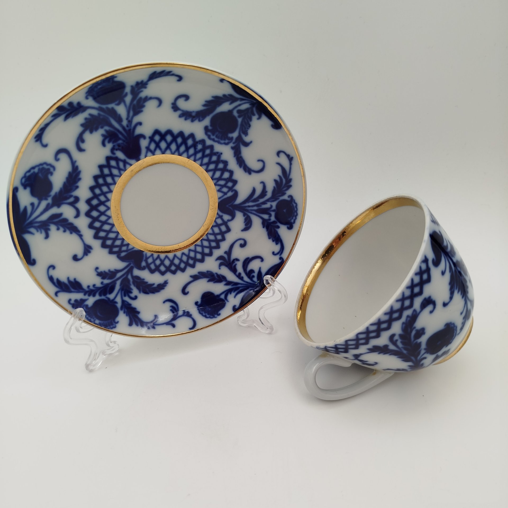 Пара чайная "Синие цветы", фарфор, деколь, золочение, Ленинградский фарфоровый завод (ЛФЗ), СССР, 1970-1986 гг.