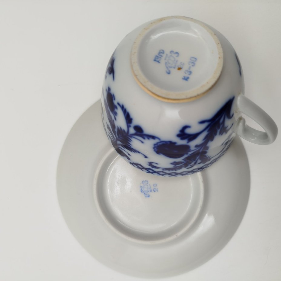 Пара чайная "Синие цветы", фарфор, деколь, золочение, Ленинградский фарфоровый завод (ЛФЗ), СССР, 1970-1986 гг.