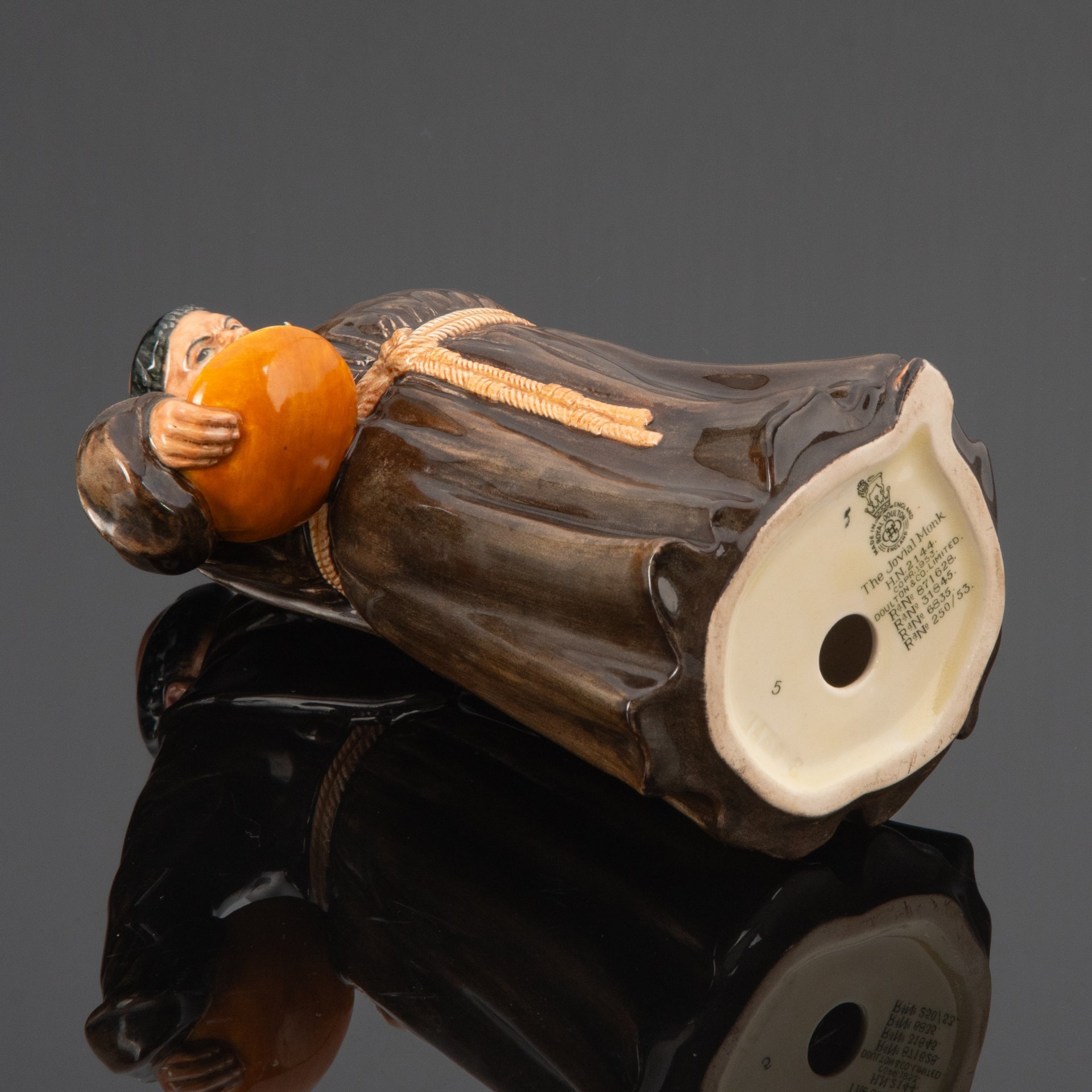 Статуэтка "Веселый монах" ("The Jovial Monk"), скульптор А.Эмисон, Royal Doulton