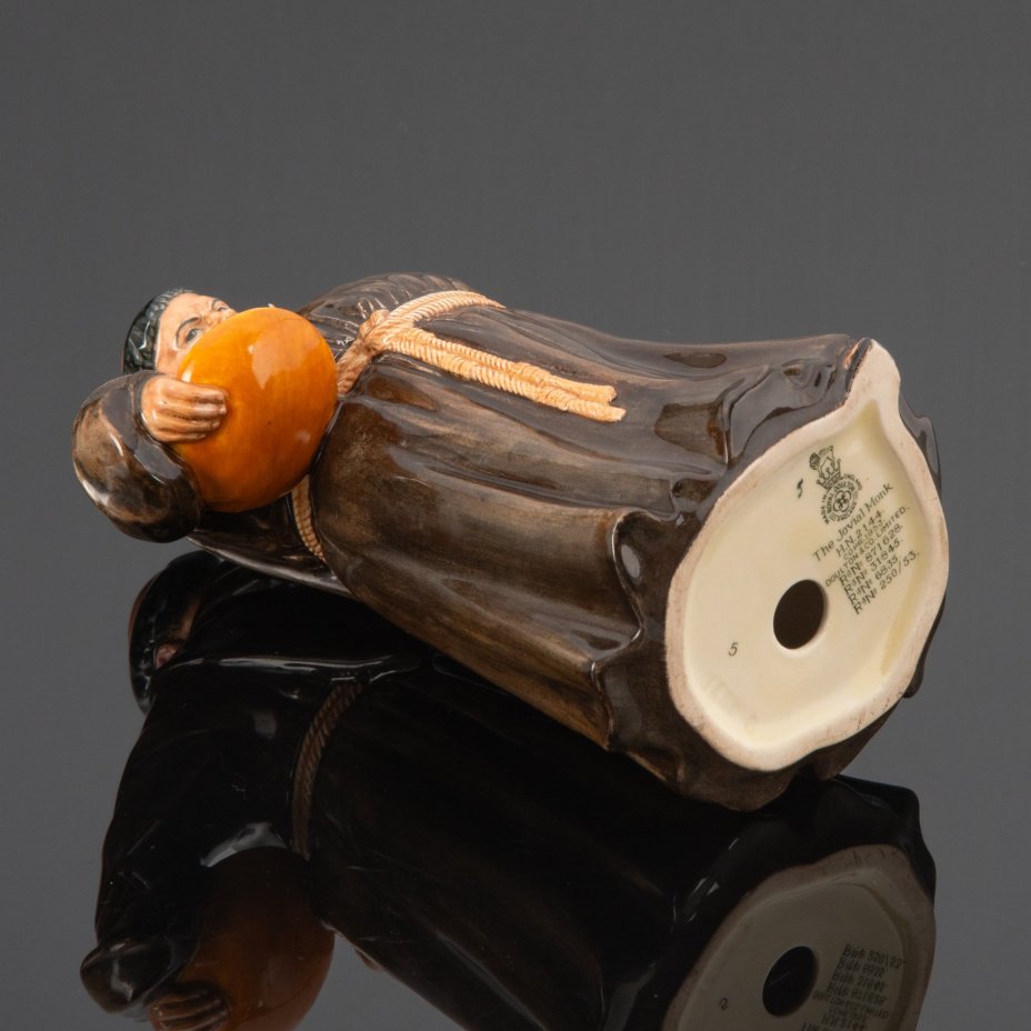 Статуэтка "Веселый монах" ("The Jovial Monk"), скульптор А.Эмисон, Royal Doulton