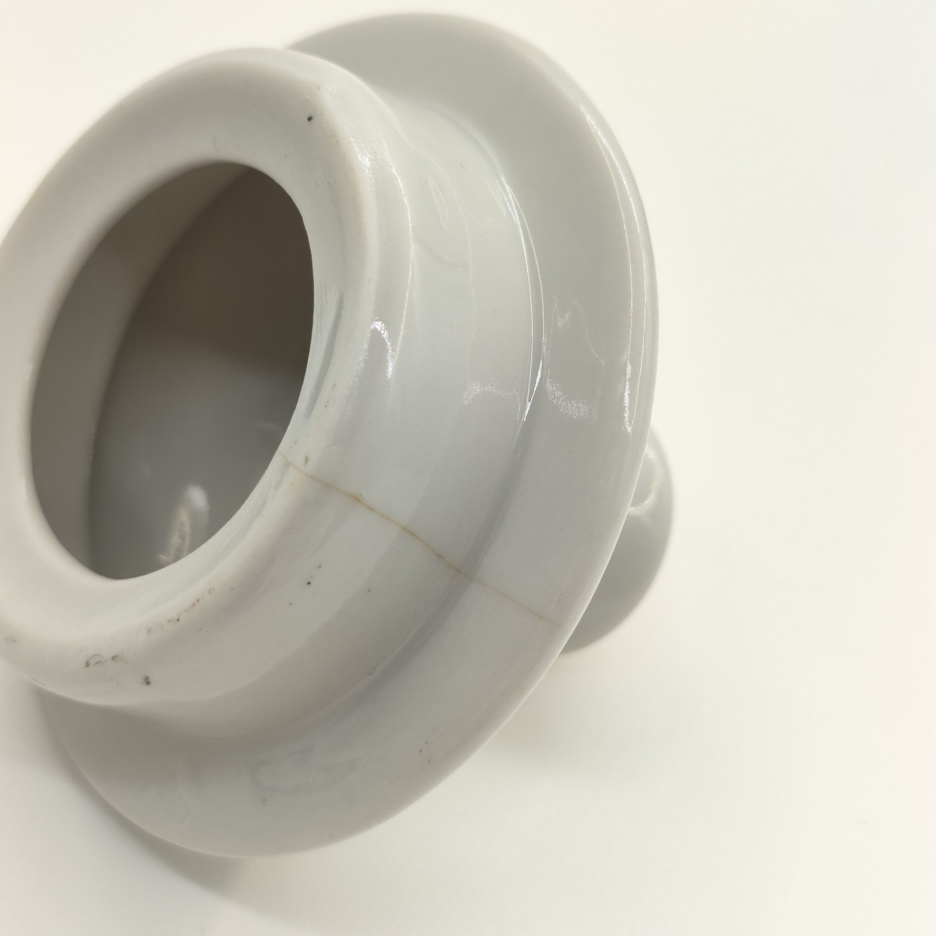 Чайник заварочный с цветочным декором в виде астр, фарфор, деколь, золочение, Рижский фарфорово-фаянсовый завод, СССР, 1970-1980 гг.