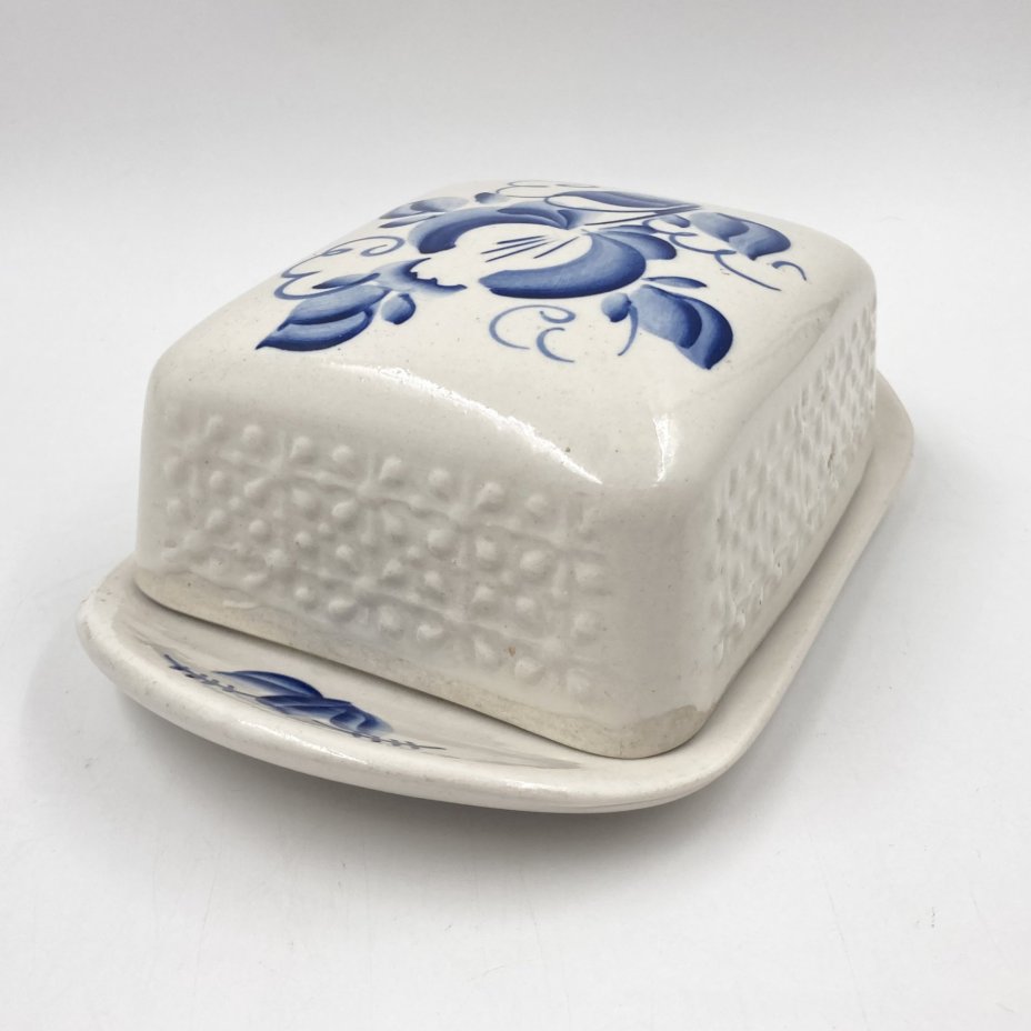 Маслёнка с растительным декором, Гжель, фарфор, роспись, Россия, 1980-2000 гг.