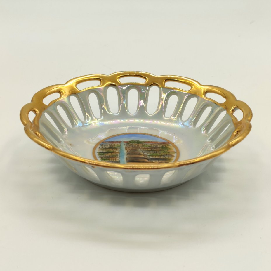 Блюдце (розетка) с прорезным бортом "Potsdam. Schloss Sans Souci"