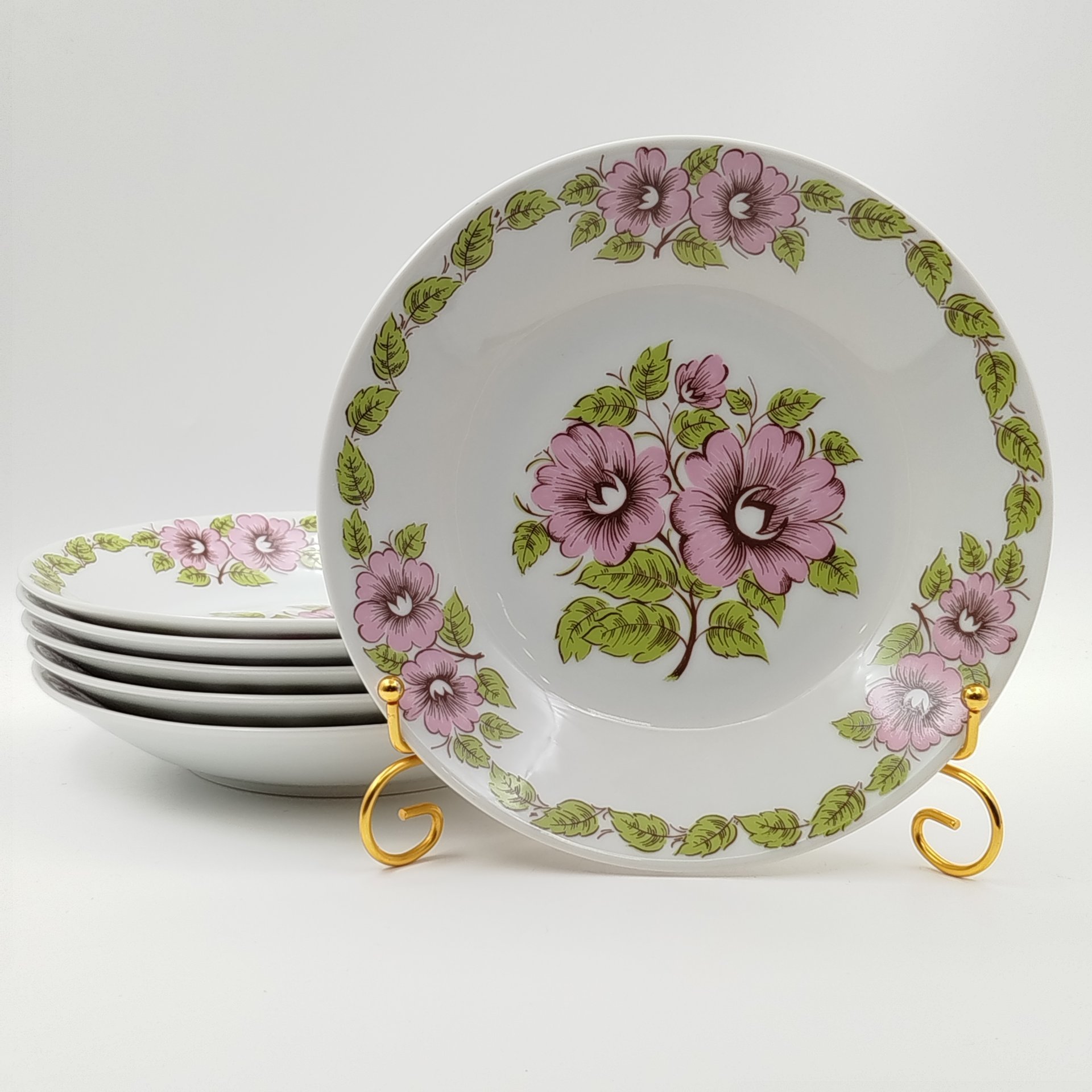 Набор из шести суповых тарелок с цветочным декором в розово-зеленой гамме, фарфор, печать, Epiag Royal Czechoslovakia, Чехословакия, 1970-1990 гг.