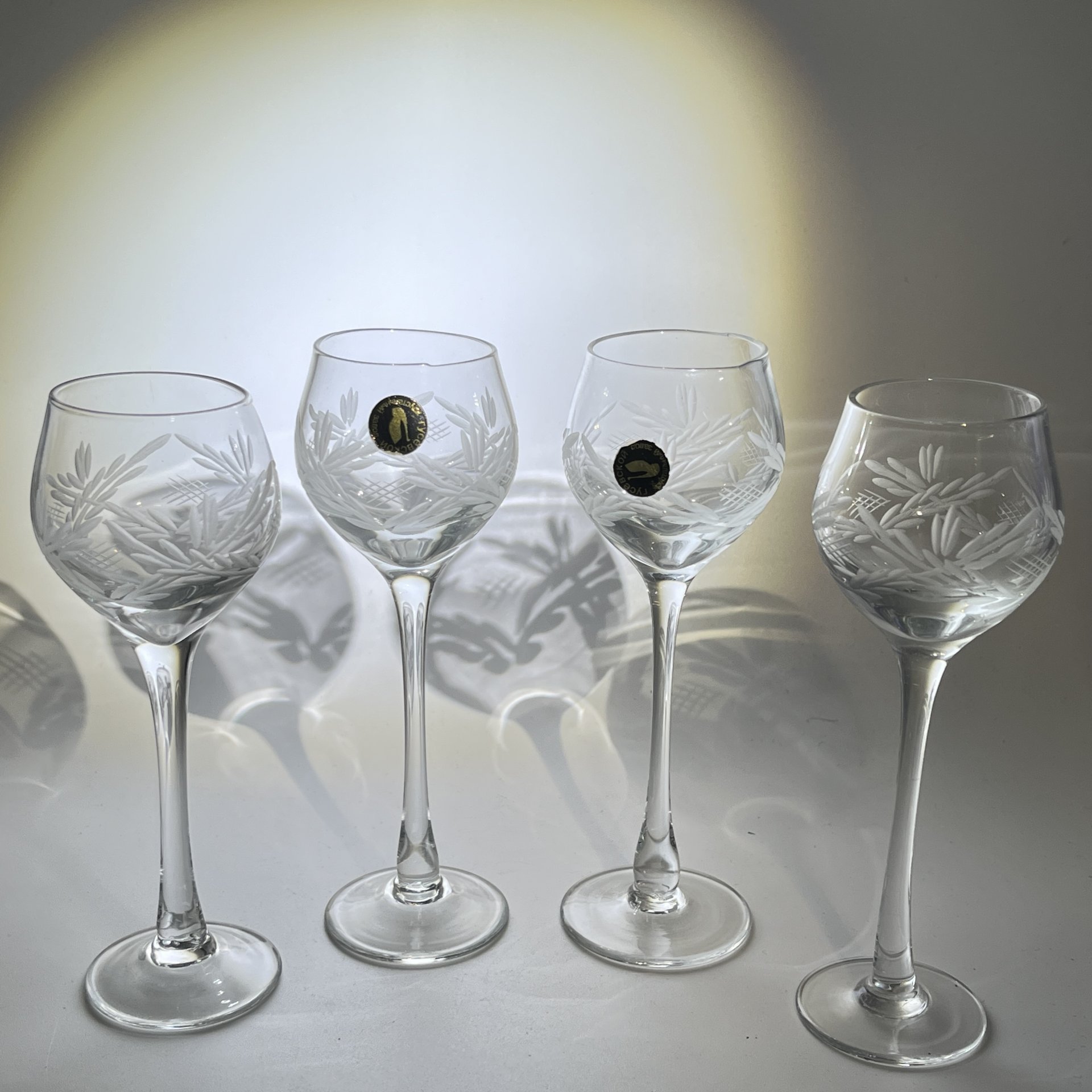 Рюмки на ножках с растительным декором, стекло, алмазная грань, Гусевской хрустальный завод (Гусь-Хрустальный), Россия, 1990-2010 гг.