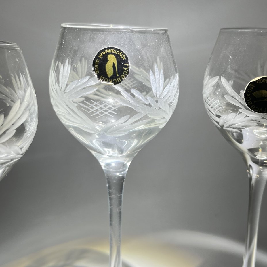 Рюмки на ножках с растительным декором, стекло, алмазная грань, Гусевской хрустальный завод (Гусь-Хрустальный), Россия, 1990-2010 гг.