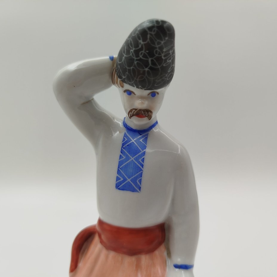 Статуэтка "Заколдованное место" (Горшочек золота), фарфор, роспись, 1959-1976 гг.