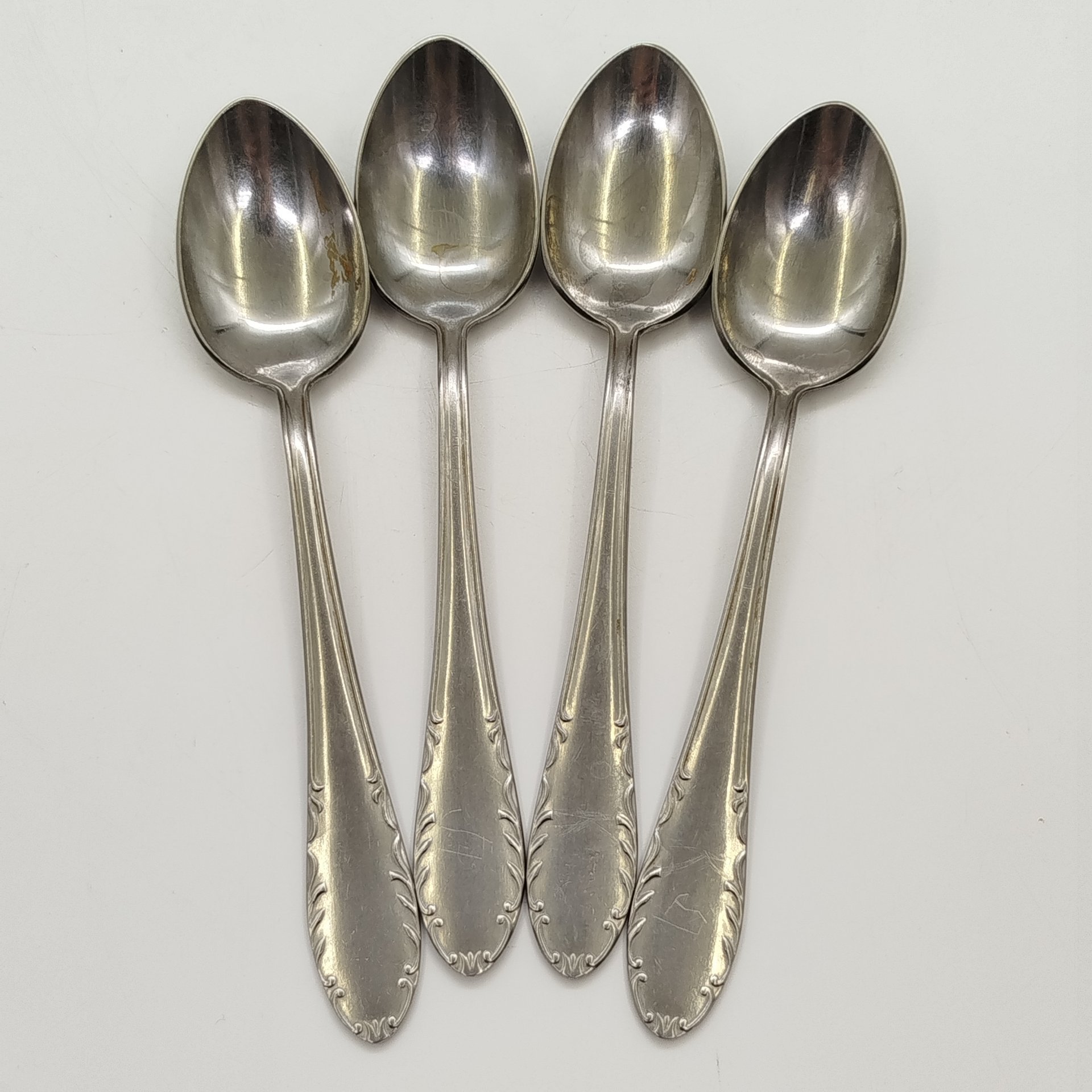 Набор из 4-х чайных ложек с флоральным декором, нержавеющая сталь, Металлургический завод «Электросталь», СССР, 1940-1950 гг.