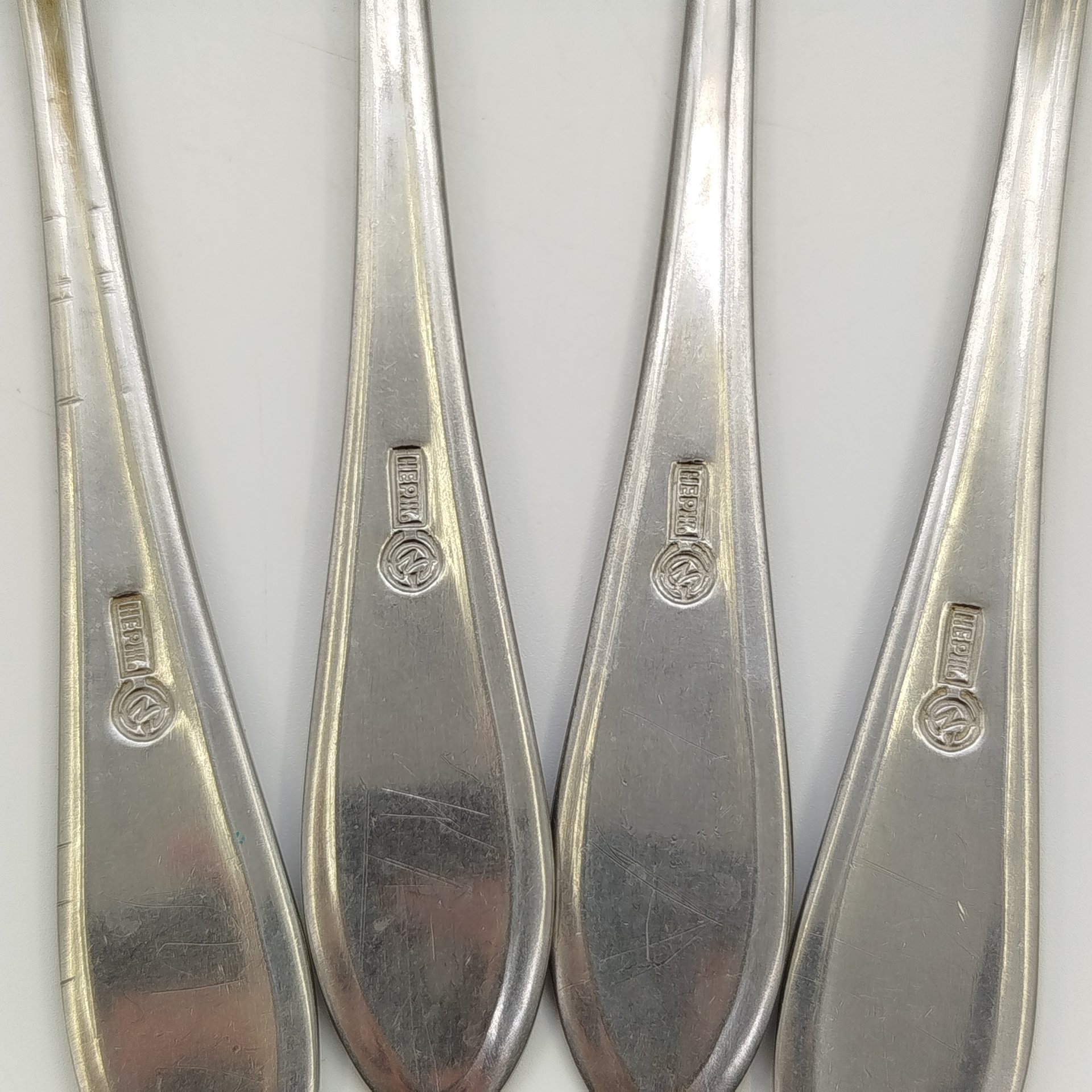 Набор из 4-х чайных ложек с флоральным декором, нержавеющая сталь, Металлургический завод «Электросталь», СССР, 1940-1950 гг.