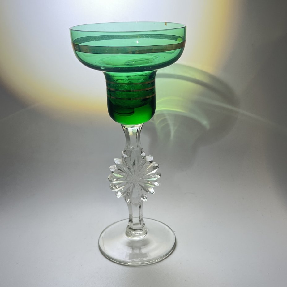 Подсвечник с рельефной звездой на ножке, цветное стекло, золочение, Гусевской хрустальный завод (Гусь-Хрустальный), СССР, 1970-1980 гг.