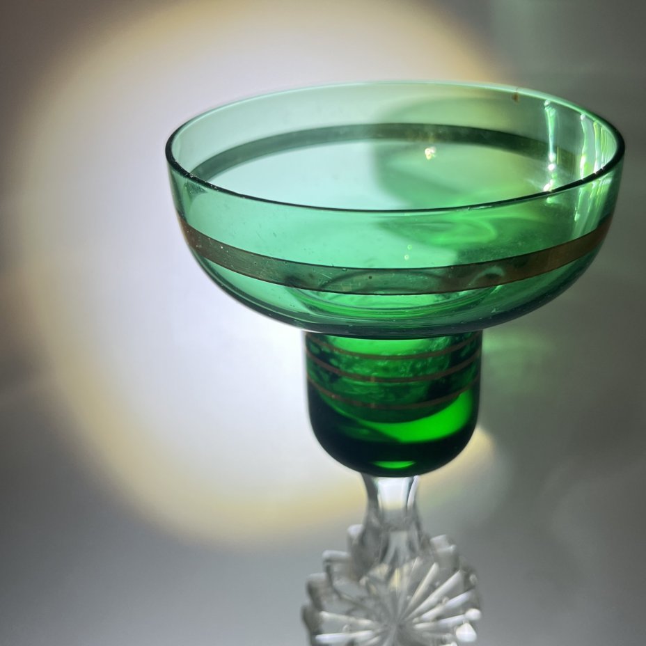 Подсвечник с рельефной звездой на ножке, цветное стекло, золочение, Гусевской хрустальный завод (Гусь-Хрустальный), СССР, 1970-1980 гг.