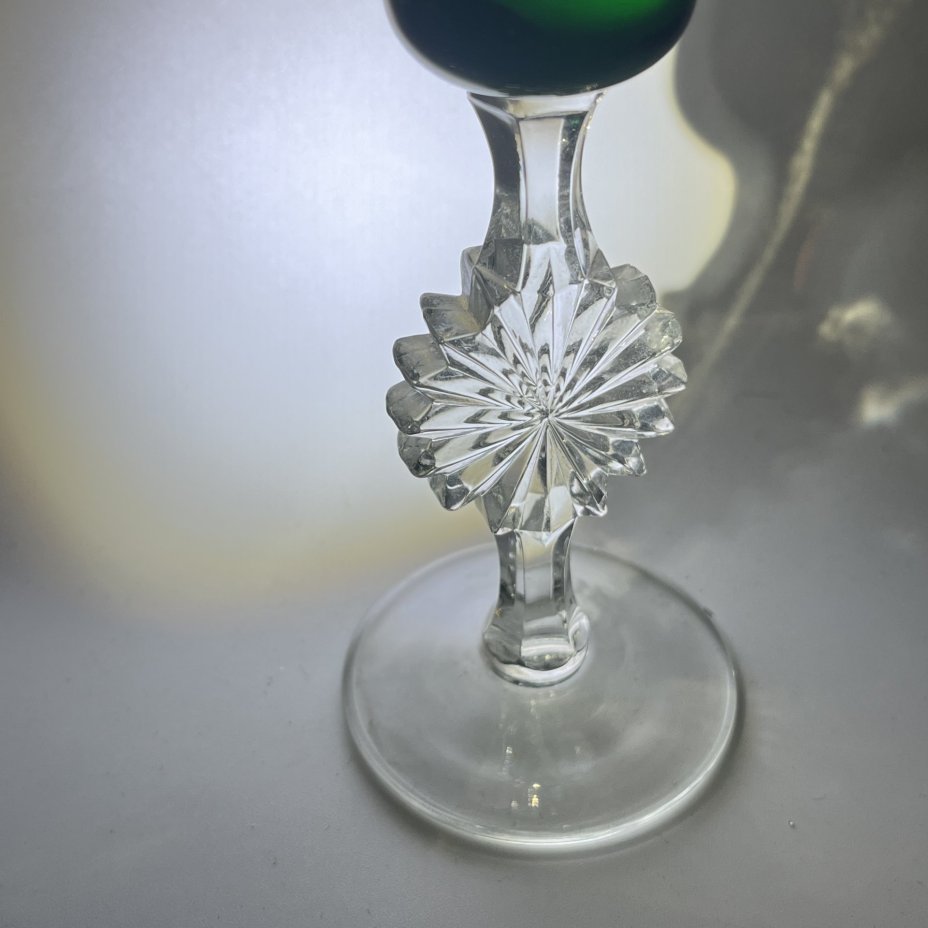 Подсвечник с рельефной звездой на ножке, цветное стекло, золочение, Гусевской хрустальный завод (Гусь-Хрустальный), СССР, 1970-1980 гг.