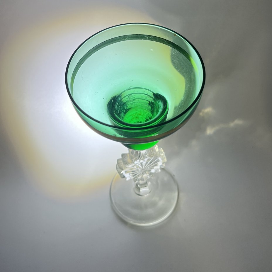 Подсвечник с рельефной звездой на ножке, цветное стекло, золочение, Гусевской хрустальный завод (Гусь-Хрустальный), СССР, 1970-1980 гг.