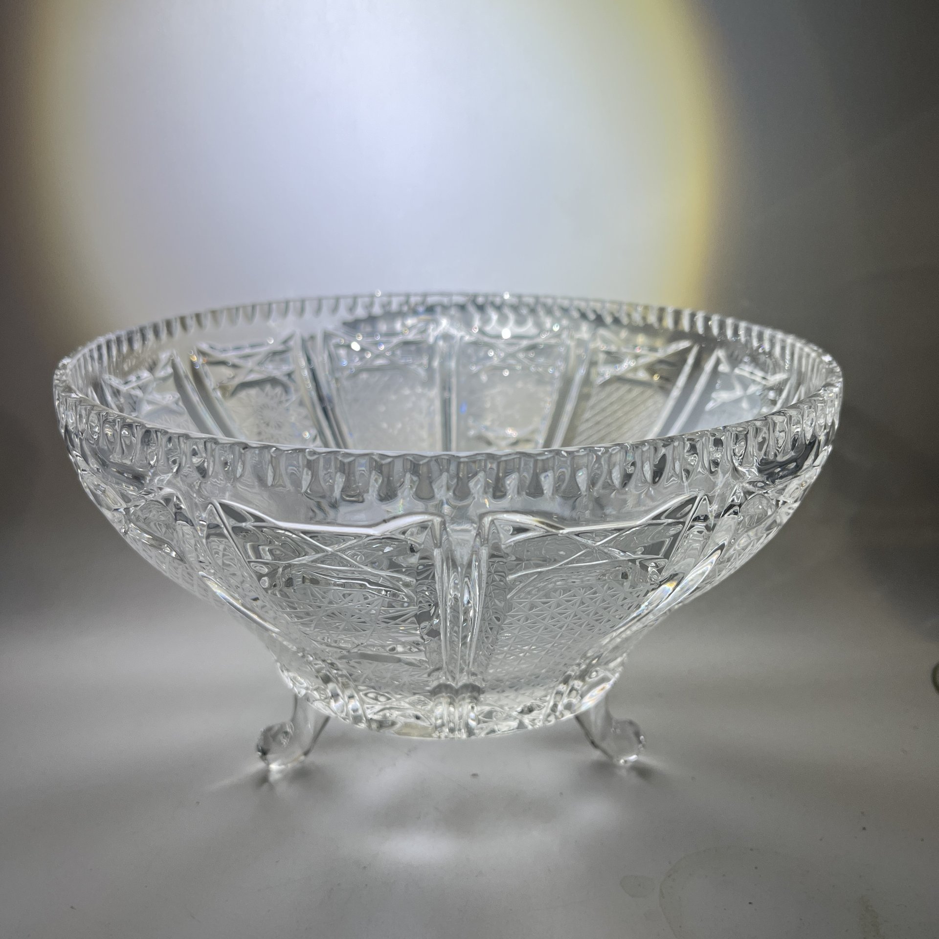 Фруктовница на ножках круглой формы, хрусталь, алмазная грань, СССР, 1970-1990 гг.
