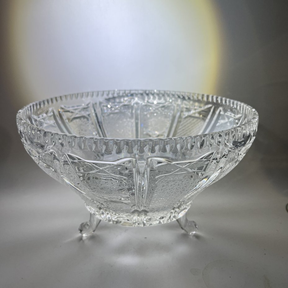 Фруктовница на ножках круглой формы, хрусталь, алмазная грань, СССР, 1970-1990 гг.