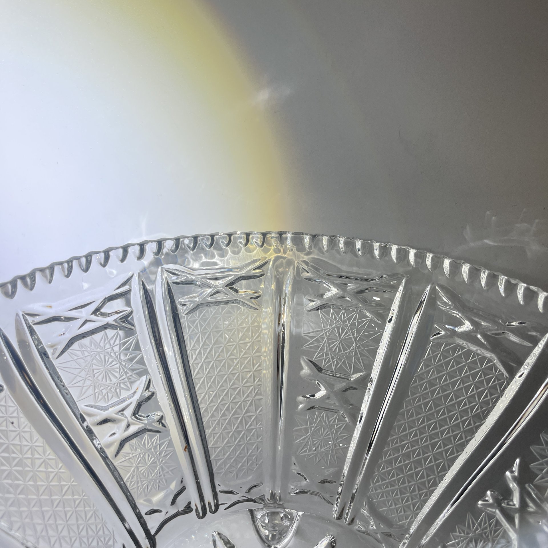 Фруктовница на ножках круглой формы, хрусталь, алмазная грань, СССР, 1970-1990 гг.