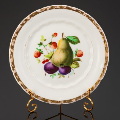Тарелка с изображением фруктов
